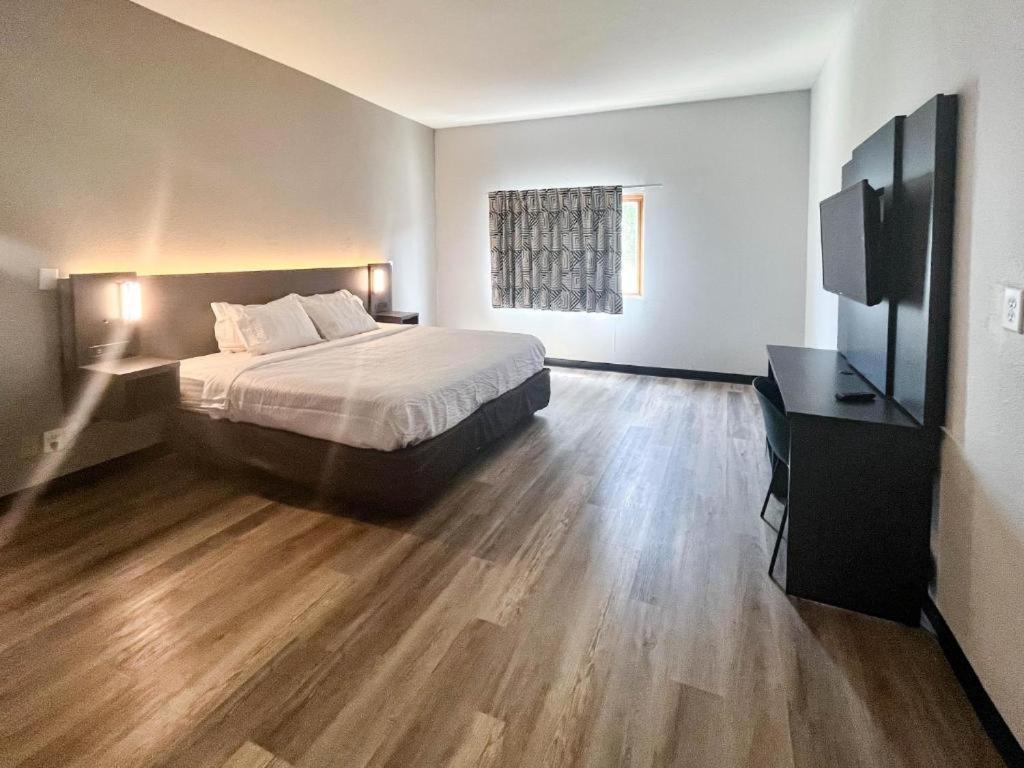 6 Elkhart, In Hotel Elkhart